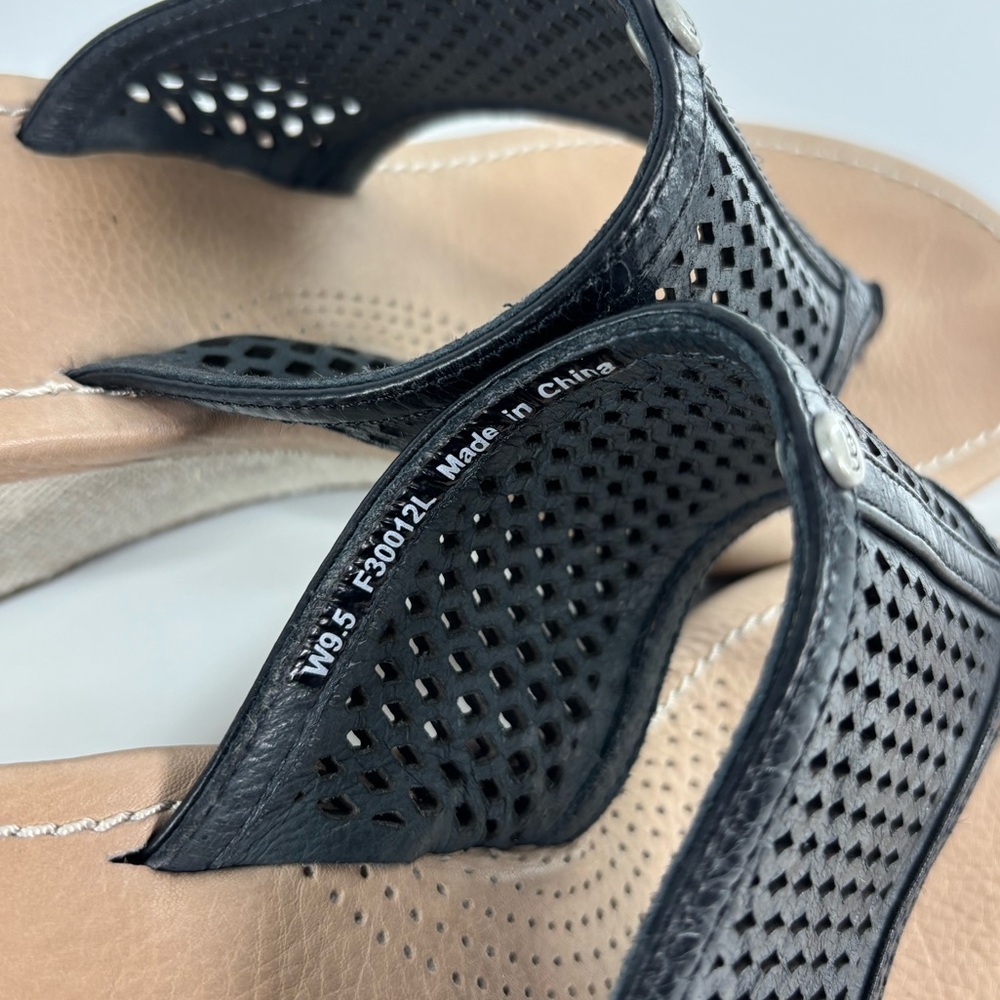 Ugg Solena leather wedge sandals black 9.5 *Runs small, fits like an 8 - Picture 11 of 12